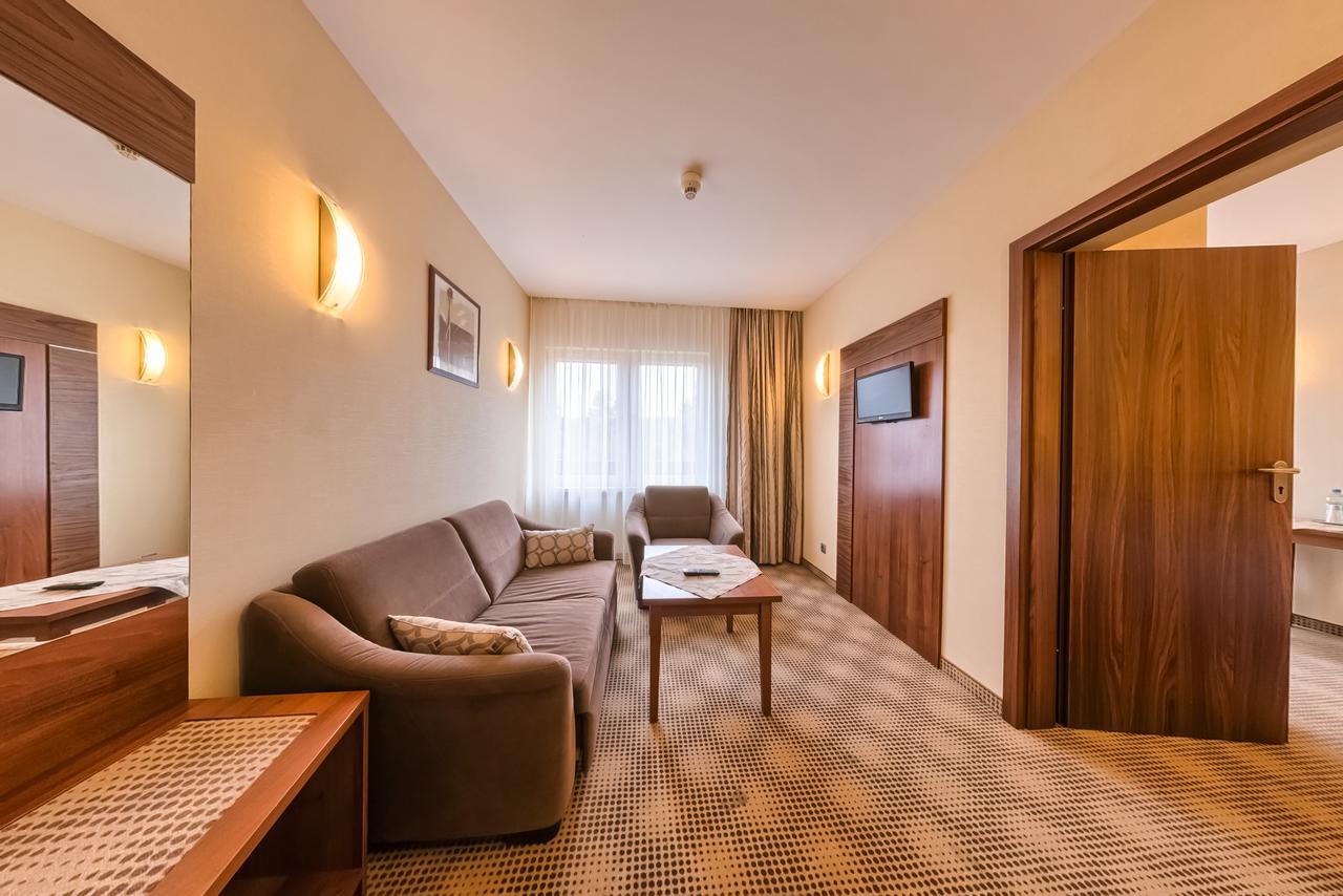 Hotel Ostaniec Kroczyce Extérieur photo